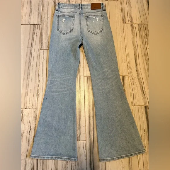 Like New Buckle Hidden Jeans Happi High Rise Flare Jean - Picture 3 of 14